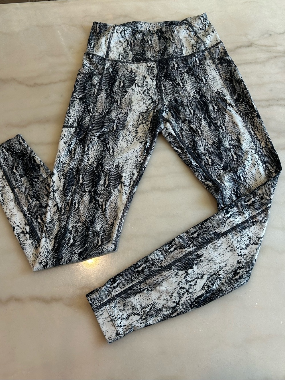 MONDETTA Gray Snake Skin Print High Waist  Size Small